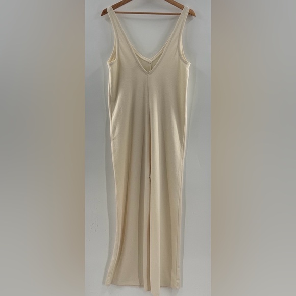 Victoria’s Secret Glow Wide Leg Waffle Knit Jumpsuit Ivory Comfy Size Medium - Picture 6 of 9